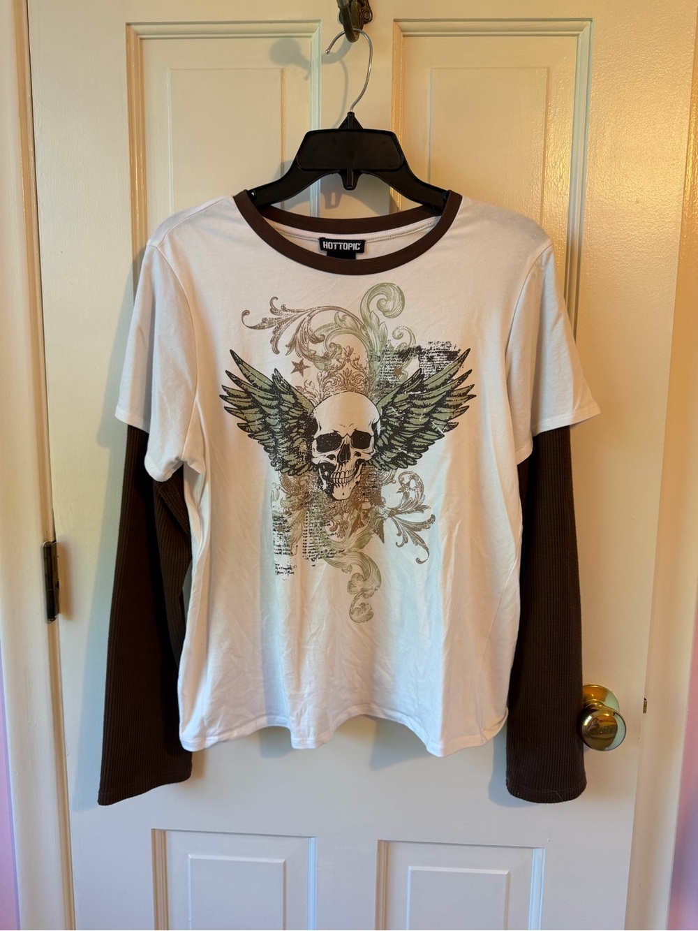 Hot Topic White and Brown Layered Winged Skull Long-Sleeve Tee